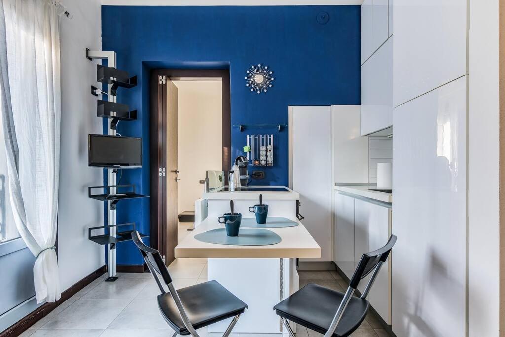 Ad Un Passo Dal Duomo Elegante Appartamento Wifi ميلان المظهر الخارجي الصورة